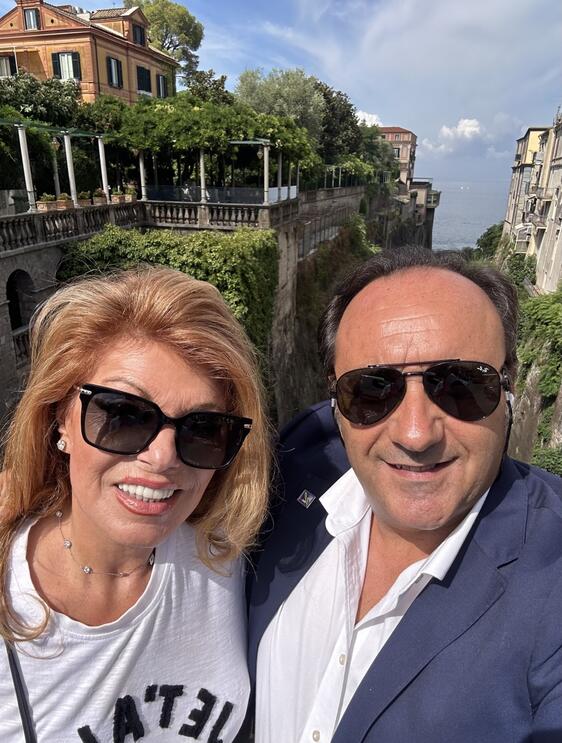 Rino the Best tour guy for your day trip to positano sorrento pompeii