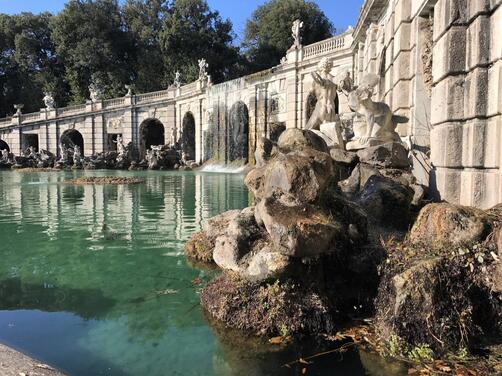 Recorre el palace real de caserta y lo Jardines ingleses-5